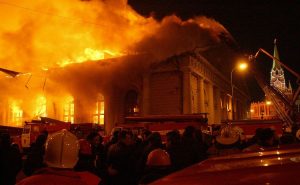 Πυρκαγιά σε κτίριο κάτω από το Κρεμλίνο